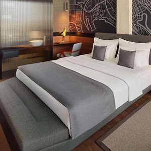 Superior Room Queen bed
